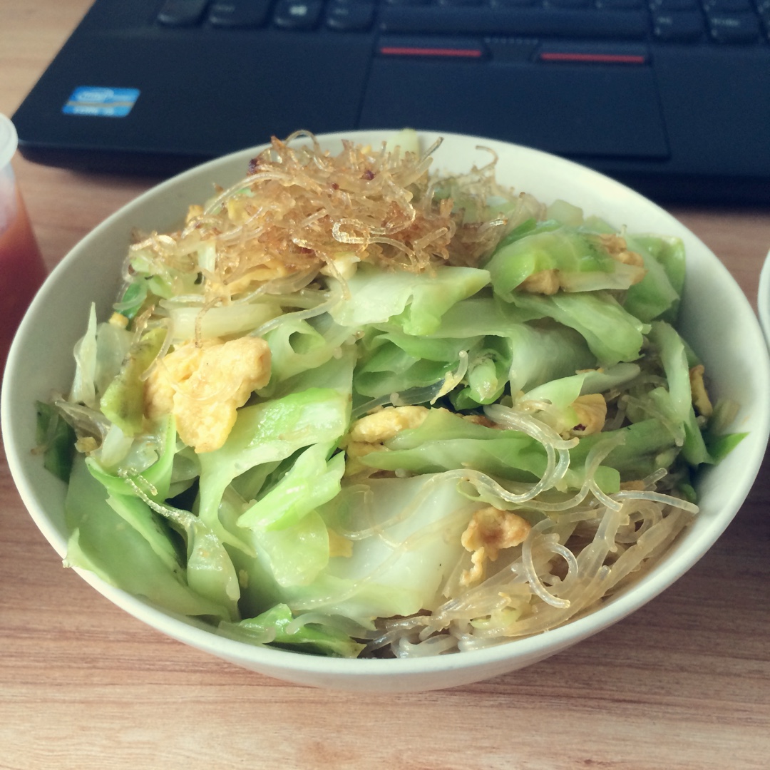 包菜粉丝炒鸡蛋