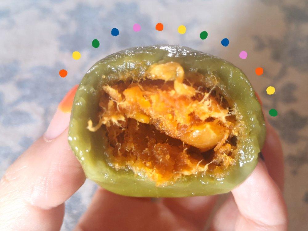 网红青团～～咸蛋黄肉松青团