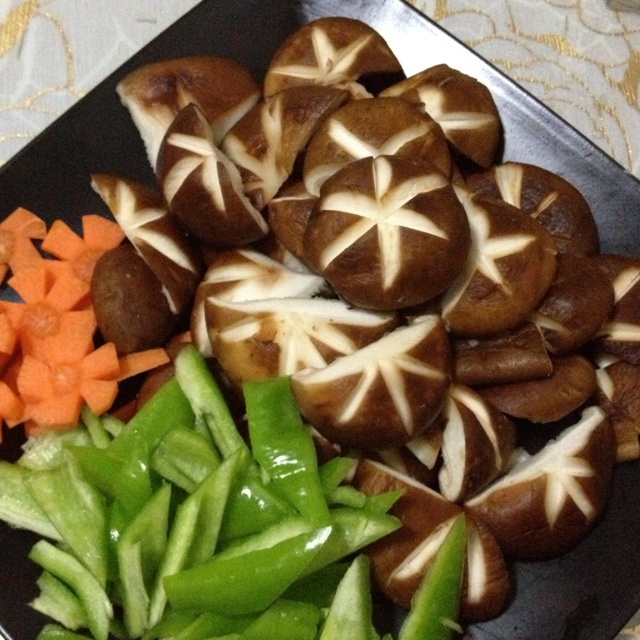 雯至斌斌做的香菇切花刀