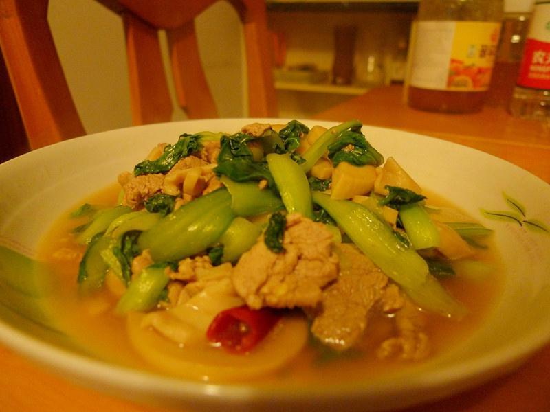 杏鲍菇小油菜炒肉片的做法