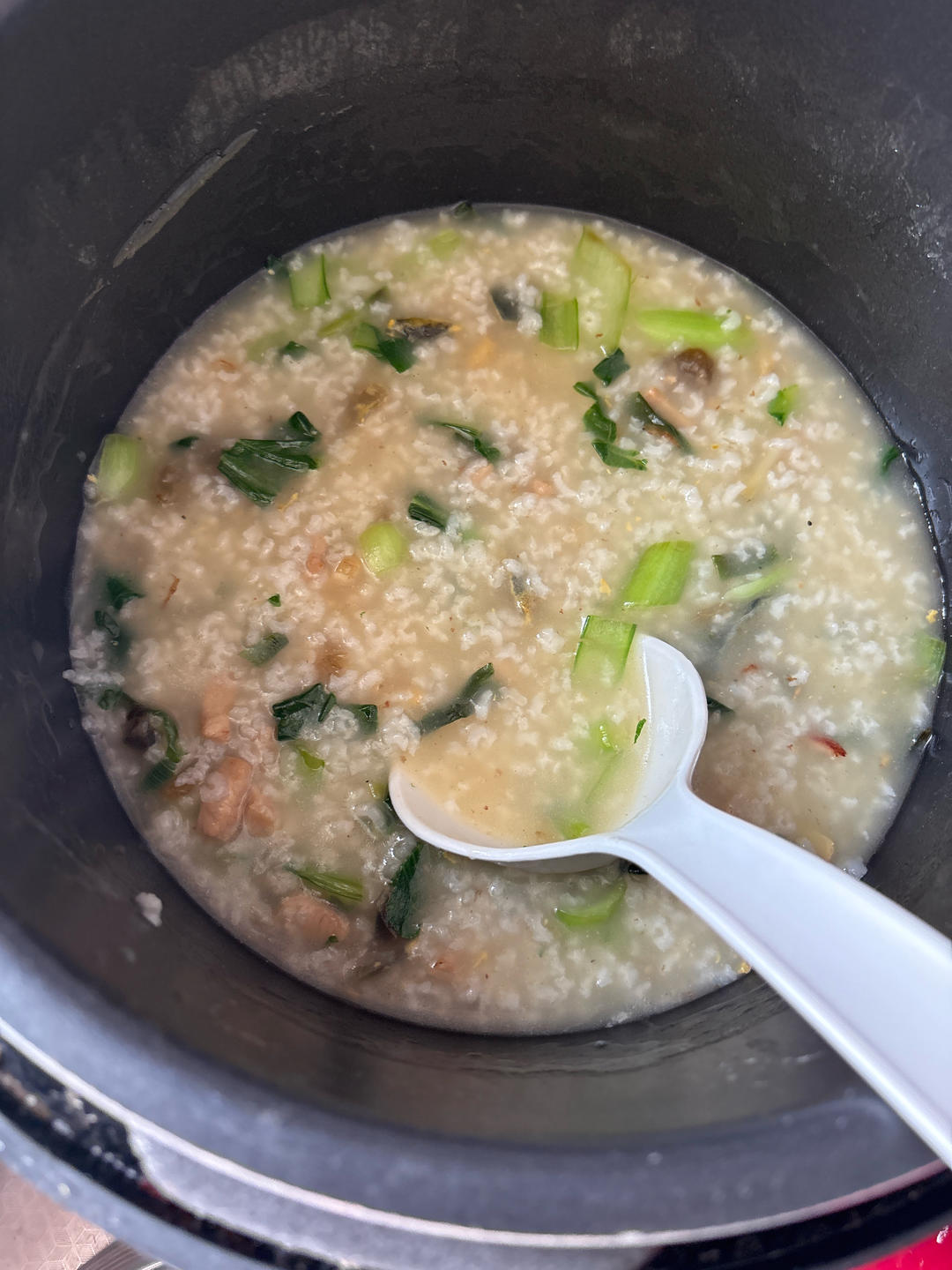 妈妈👩教我做的皮蛋瘦肉粥🥣简单快捷美味😋