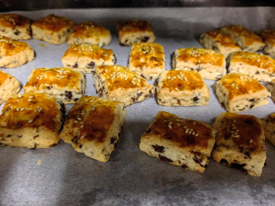 消耗淡奶油的司康