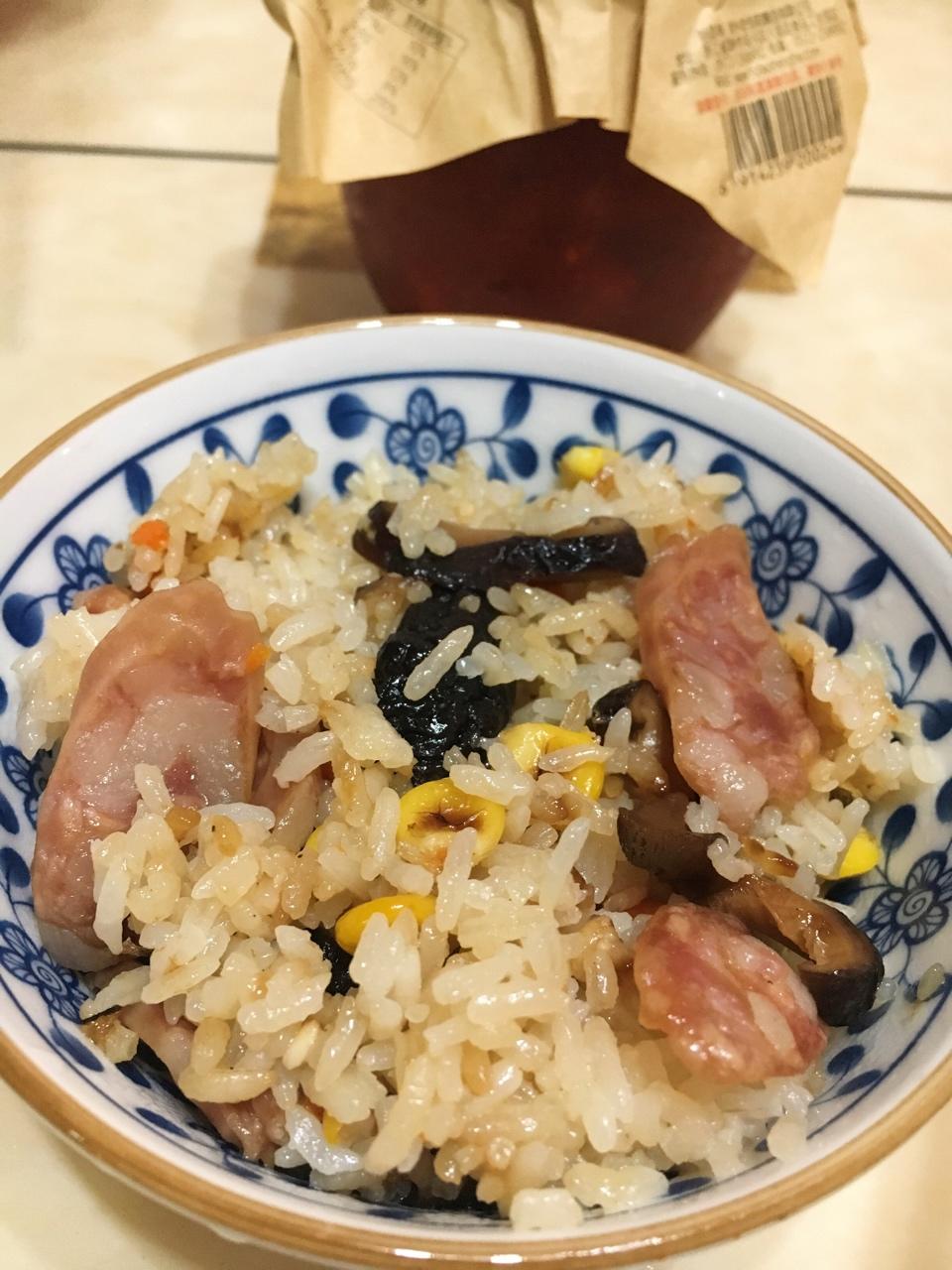 电饭锅香菇香肠饭(●´∀｀●)