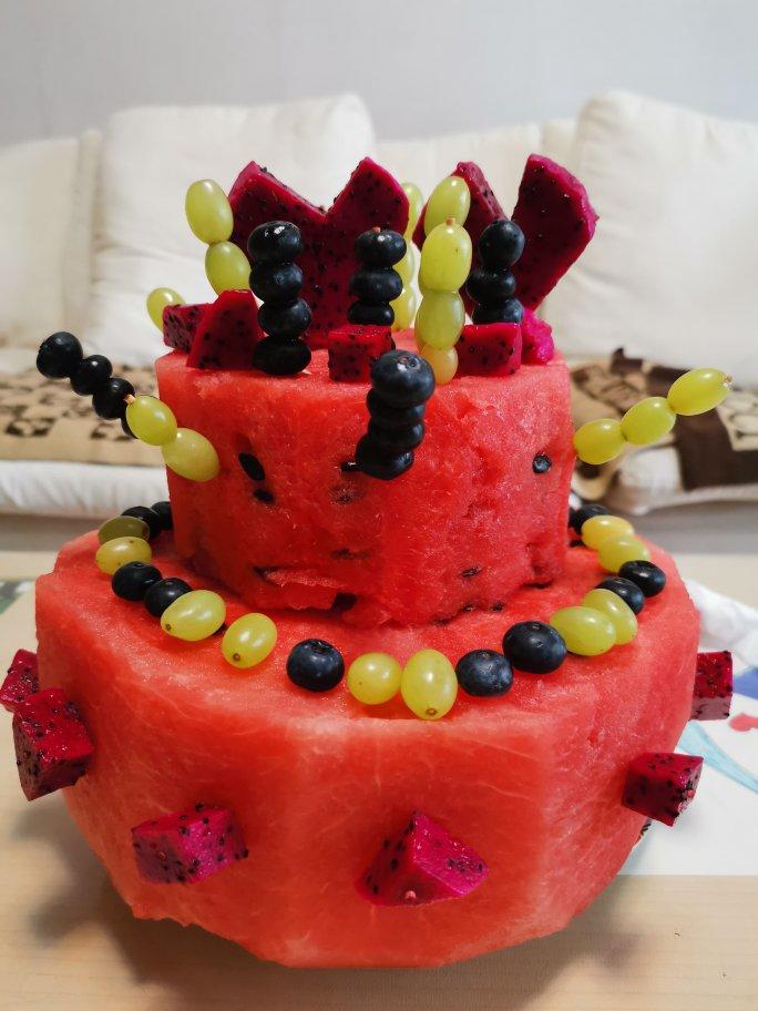 完颜爱做的创意搞怪西瓜蛋糕