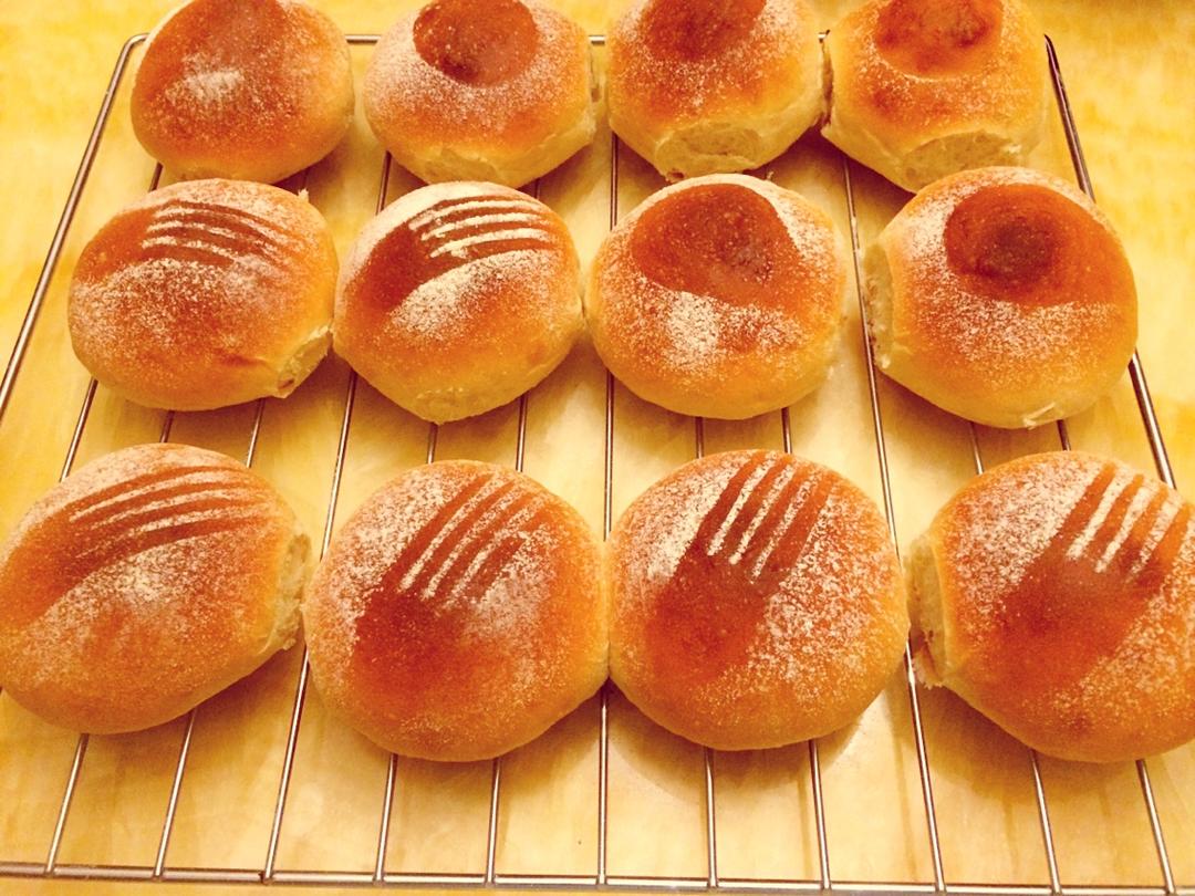 可爱萌萌全麦豆沙面包