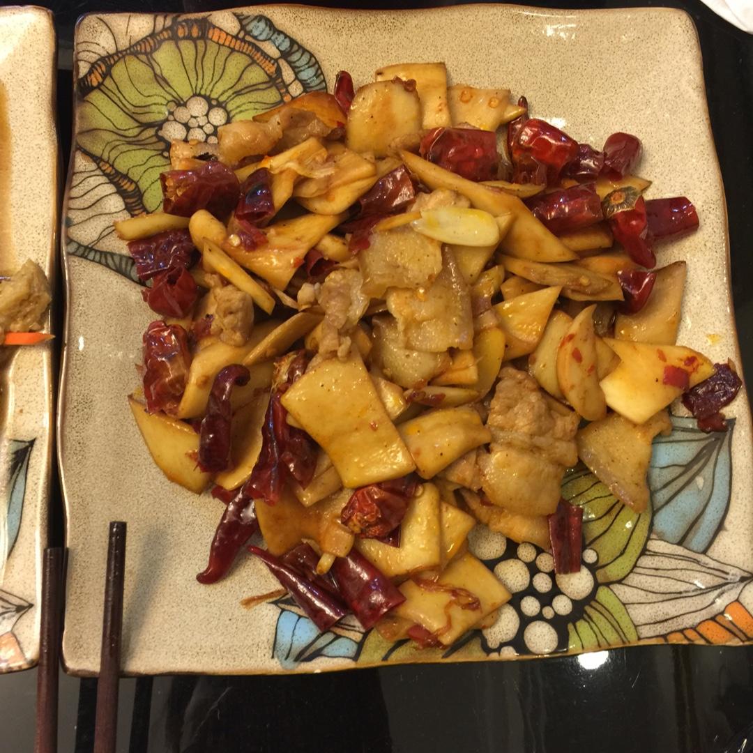 五花肉爆炒杏鲍菇