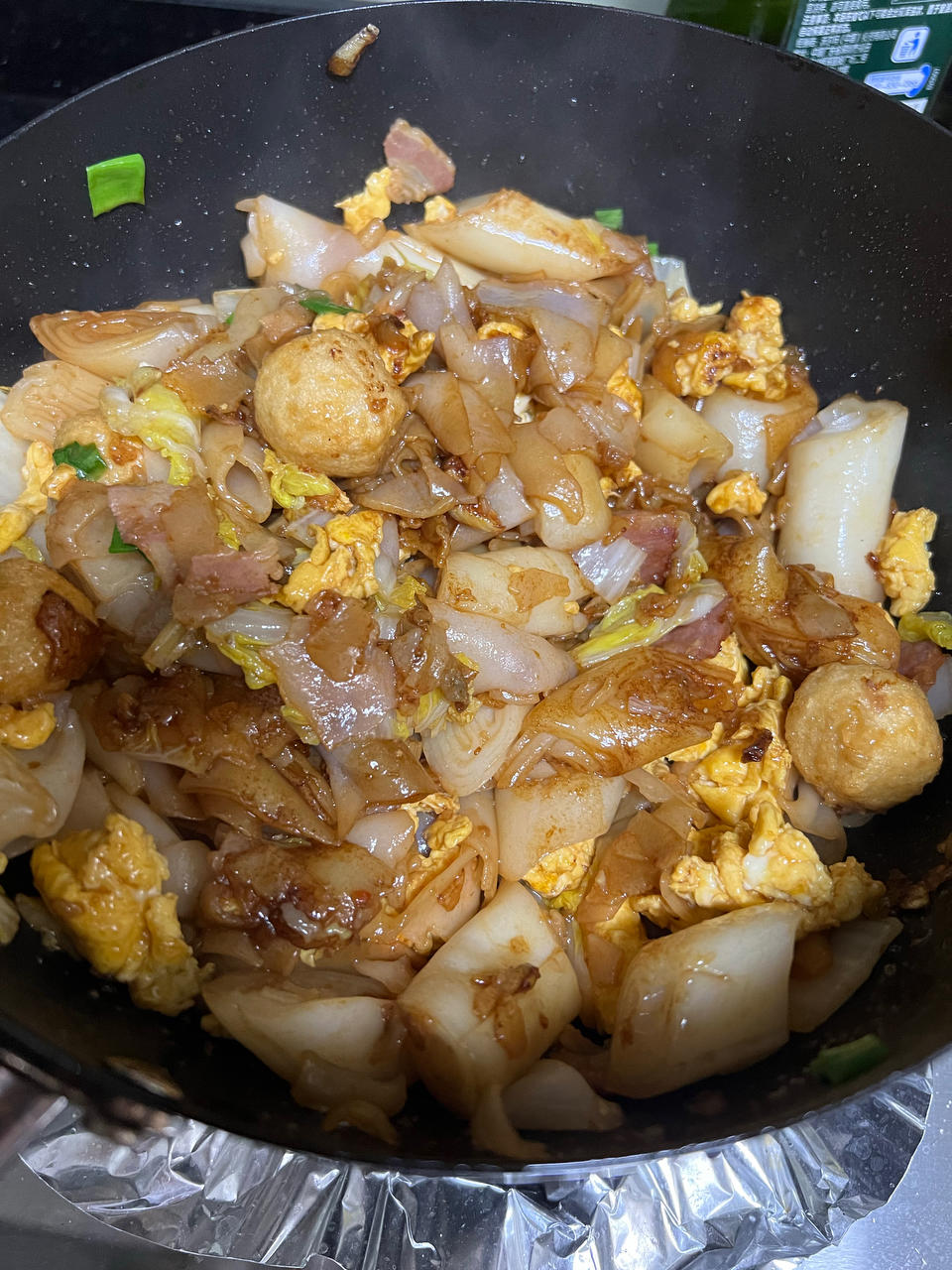 粤式豉油皇爆炒猪肠粉