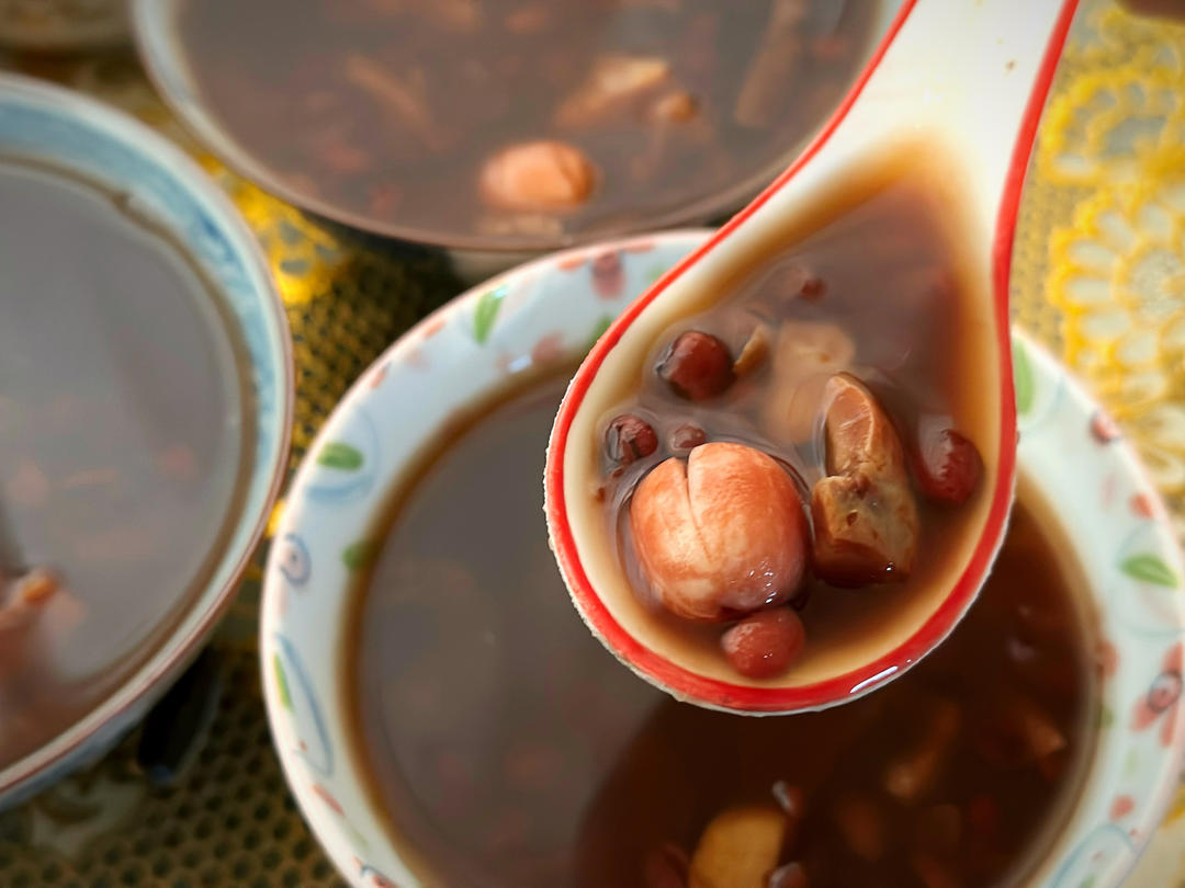 栗子红豆百合莲子糖水