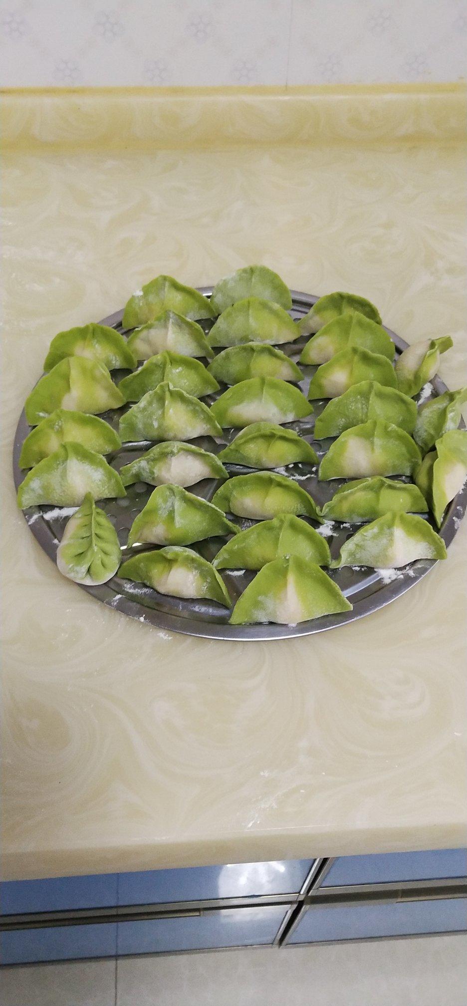 翡翠白玉白菜饺子详细版（附翡翠白玉白菜饺子包法，翡翠白玉饺子皮两种制法，面包机和面，翡翠白玉烧卖，各种馅料搭配）