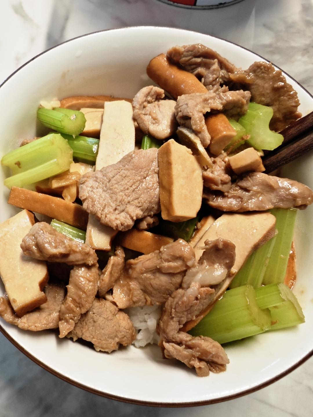 芹菜豆干炒肉丝