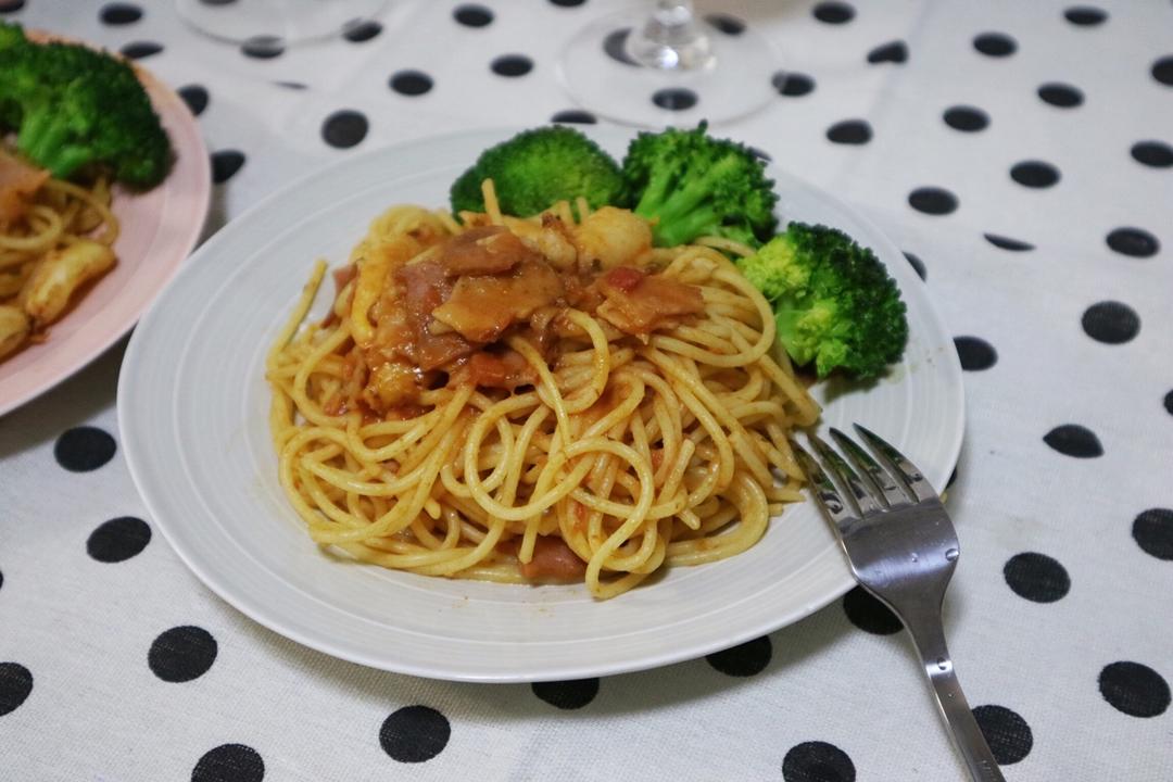 牛油果青酱虾仁意面