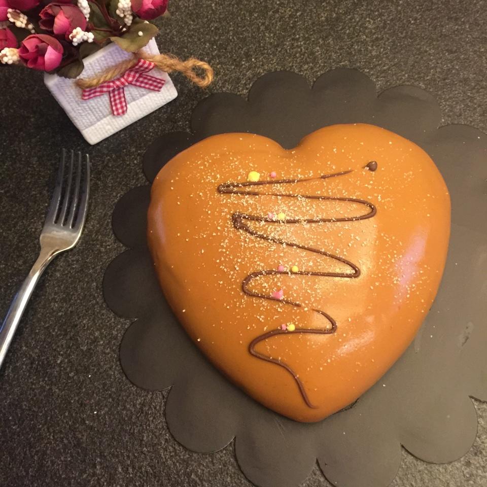 南瓜巧克力慕斯配焦糖淋面