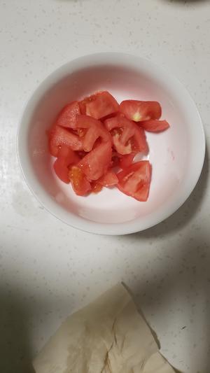 番茄土豆焖饭的做法 步骤1