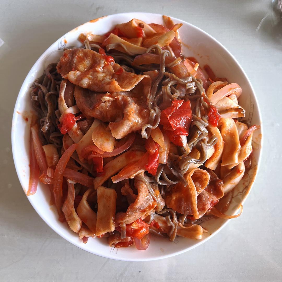 番茄肥牛炒荞麦方便面