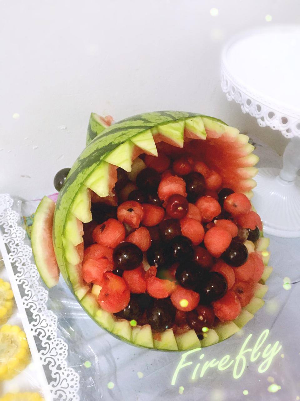 超级酷炫的鲨鱼西瓜雕