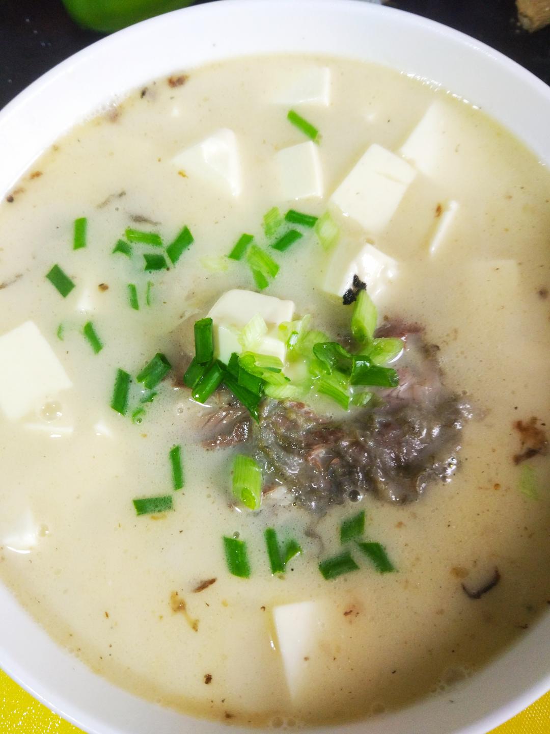 鲫鱼豆腐汤的做法