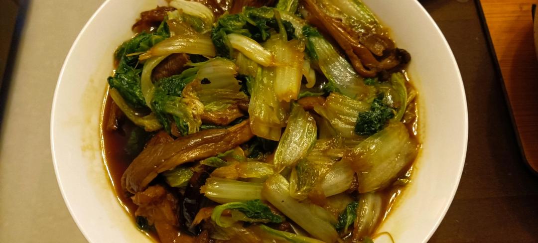 手捏菜炒蘑菇