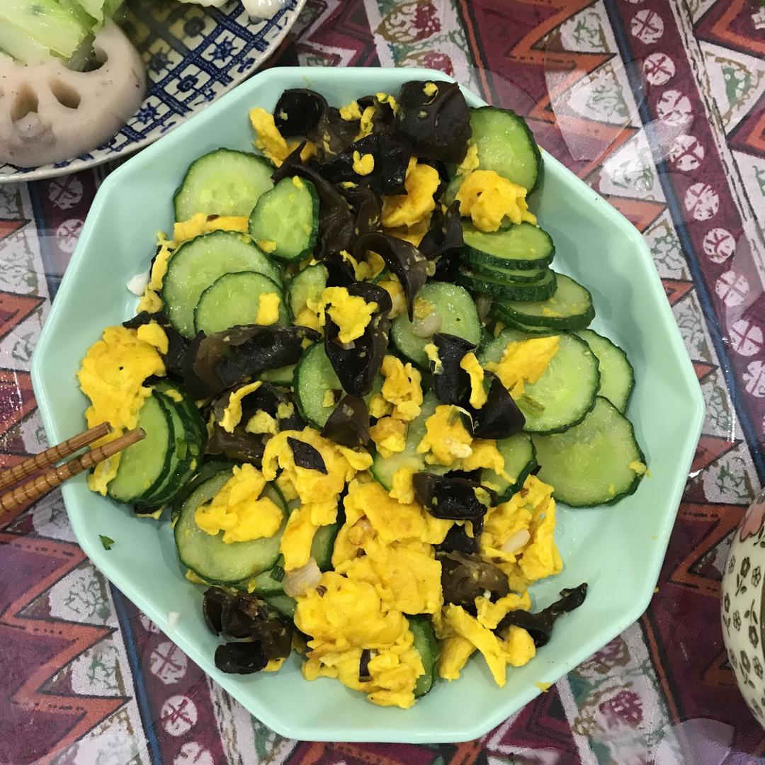 黄瓜木耳炒鸡蛋