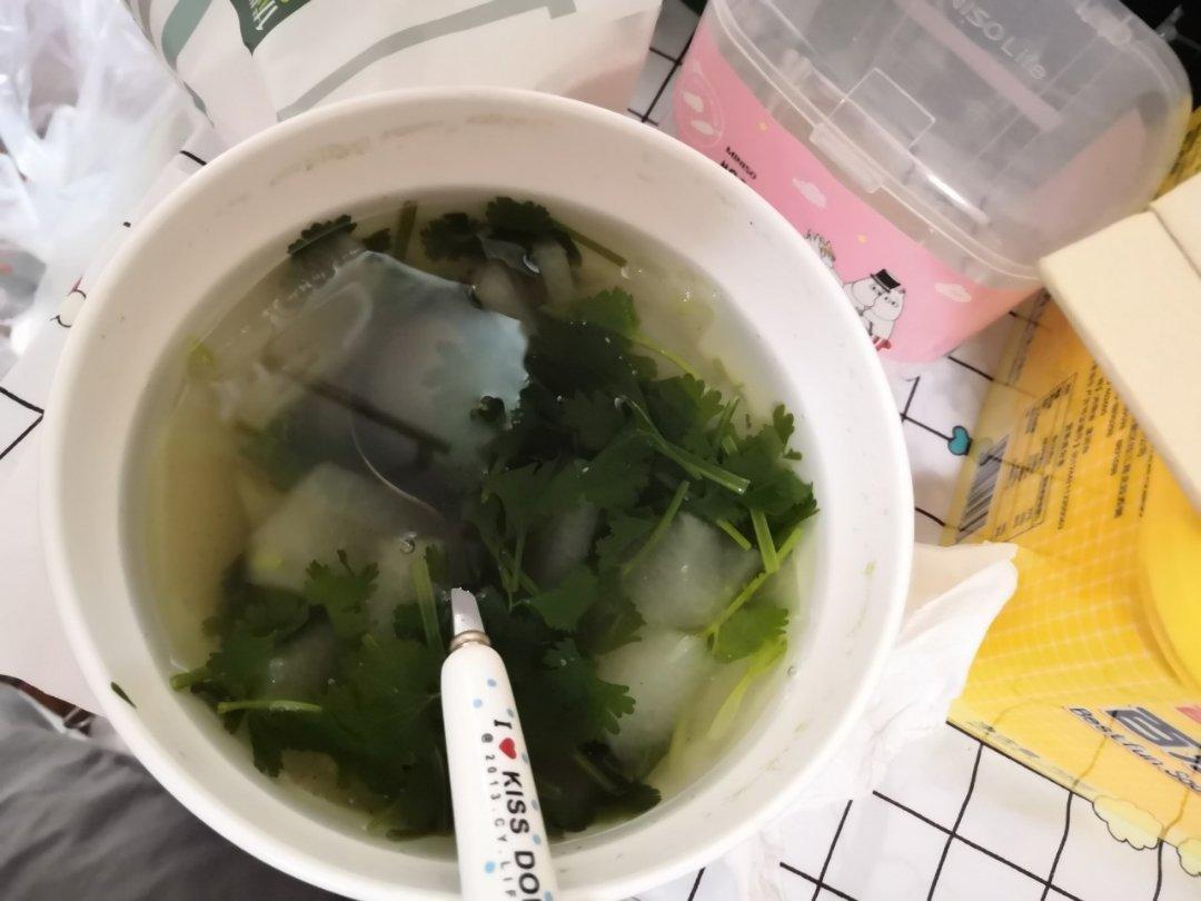 抖音最火刮油神汤：冬瓜木耳香菜汤