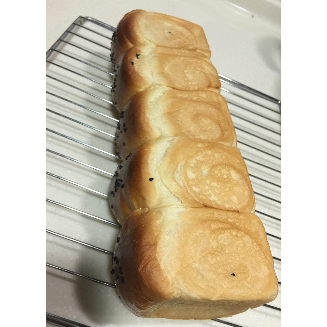 西川功晃- 黑芝麻土司