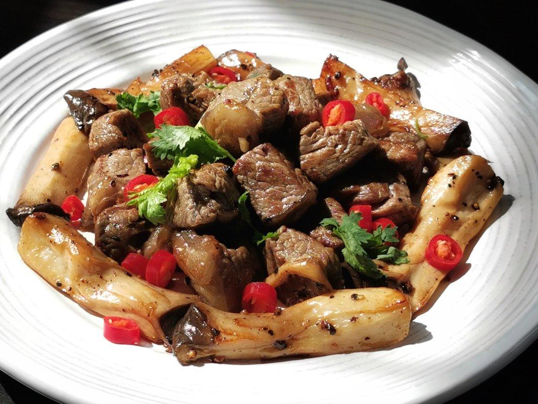 杏鲍菇黑椒牛肉粒