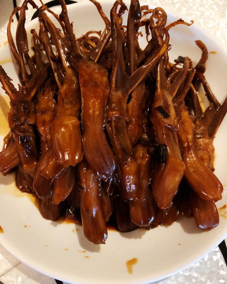 妮妮和黑猫警长的幸福生活做的鸭舌头