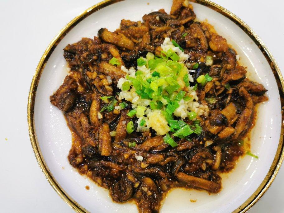 厨师长教你：“响油鳝丝”的家常做法，味道非常赞