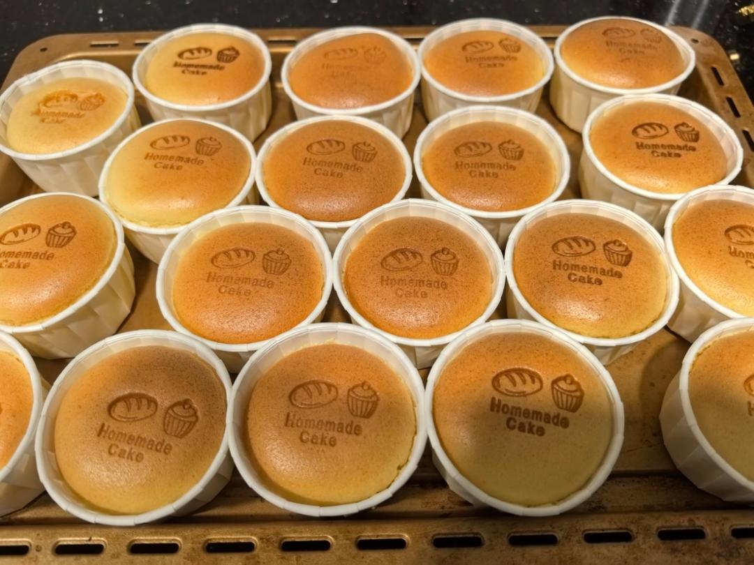 一次成功❗️不开裂不回缩的纸杯蛋糕，超简单