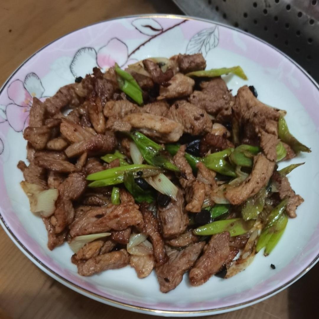 超下饭的大葱炒肉片