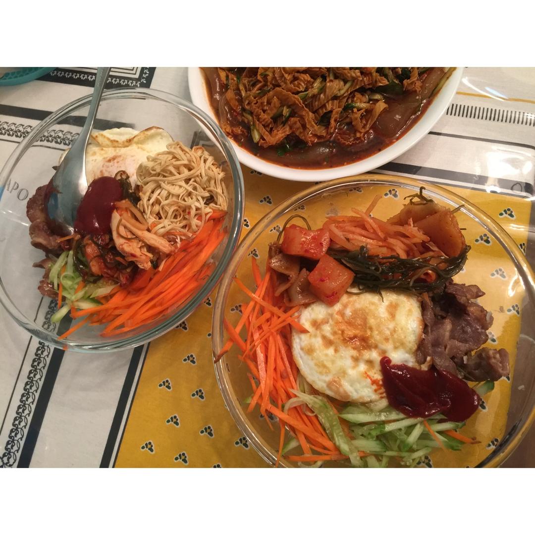 菜比饭多的韩式拌饭