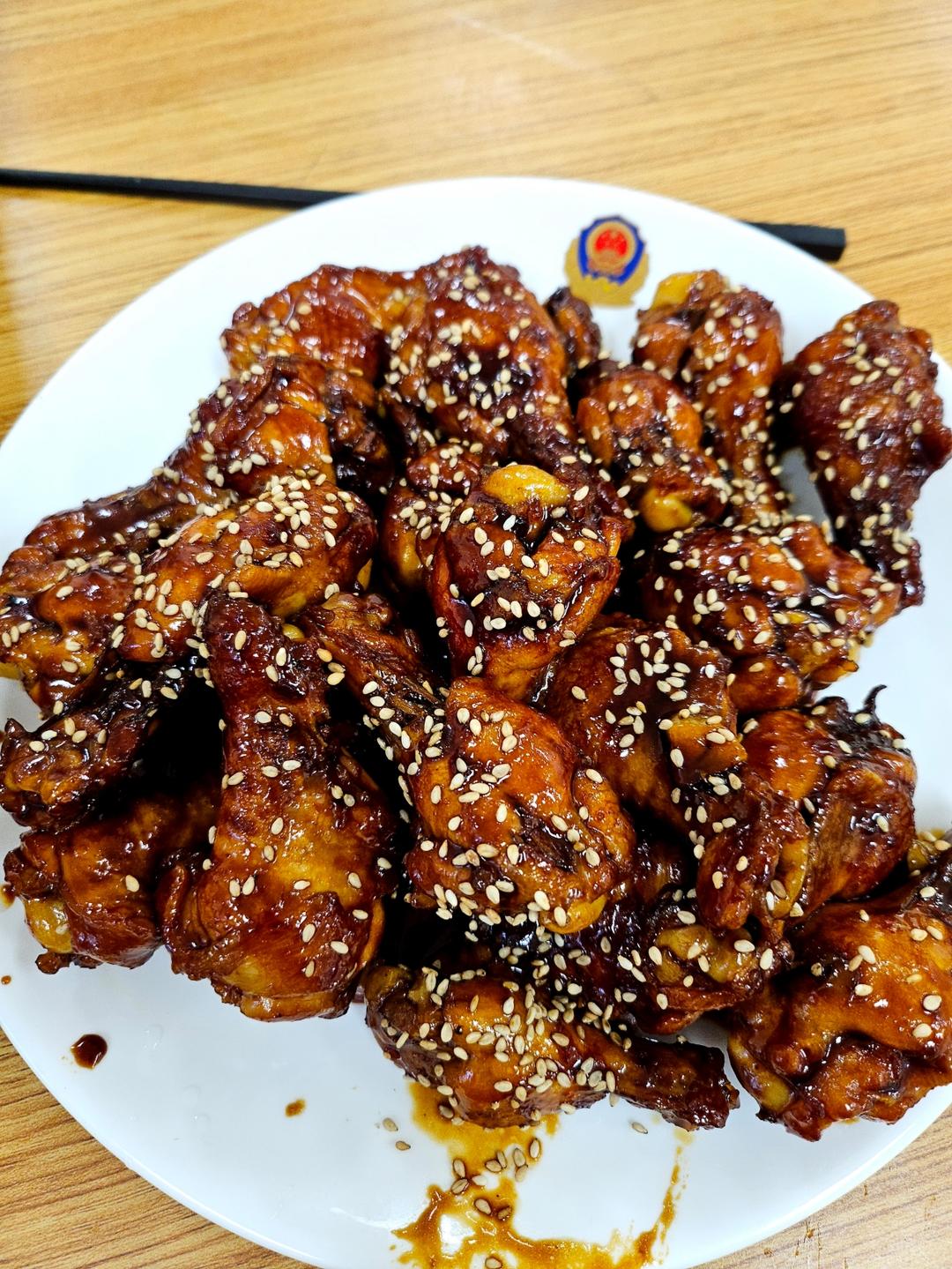 好吃到舔手指的「蒜香蜜汁鸡翅根」👍