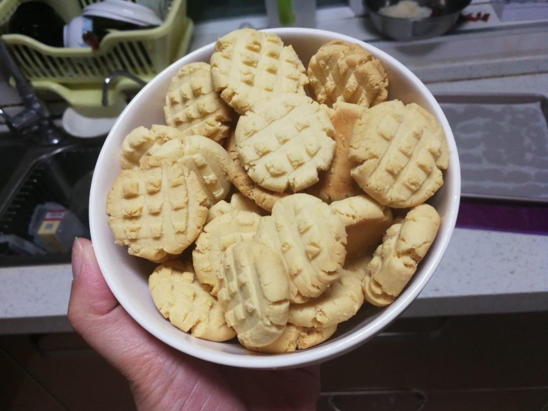 宝宝辅食：奶香小饼干