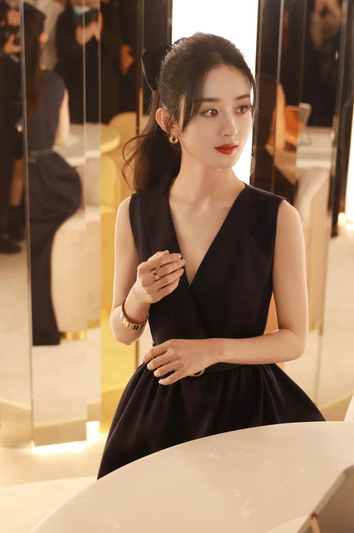 减肥中的小镜子