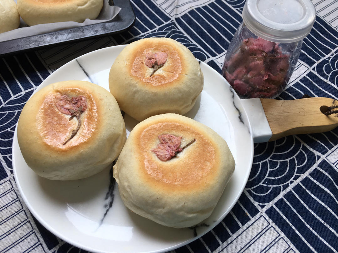 日式樱花紫米包
