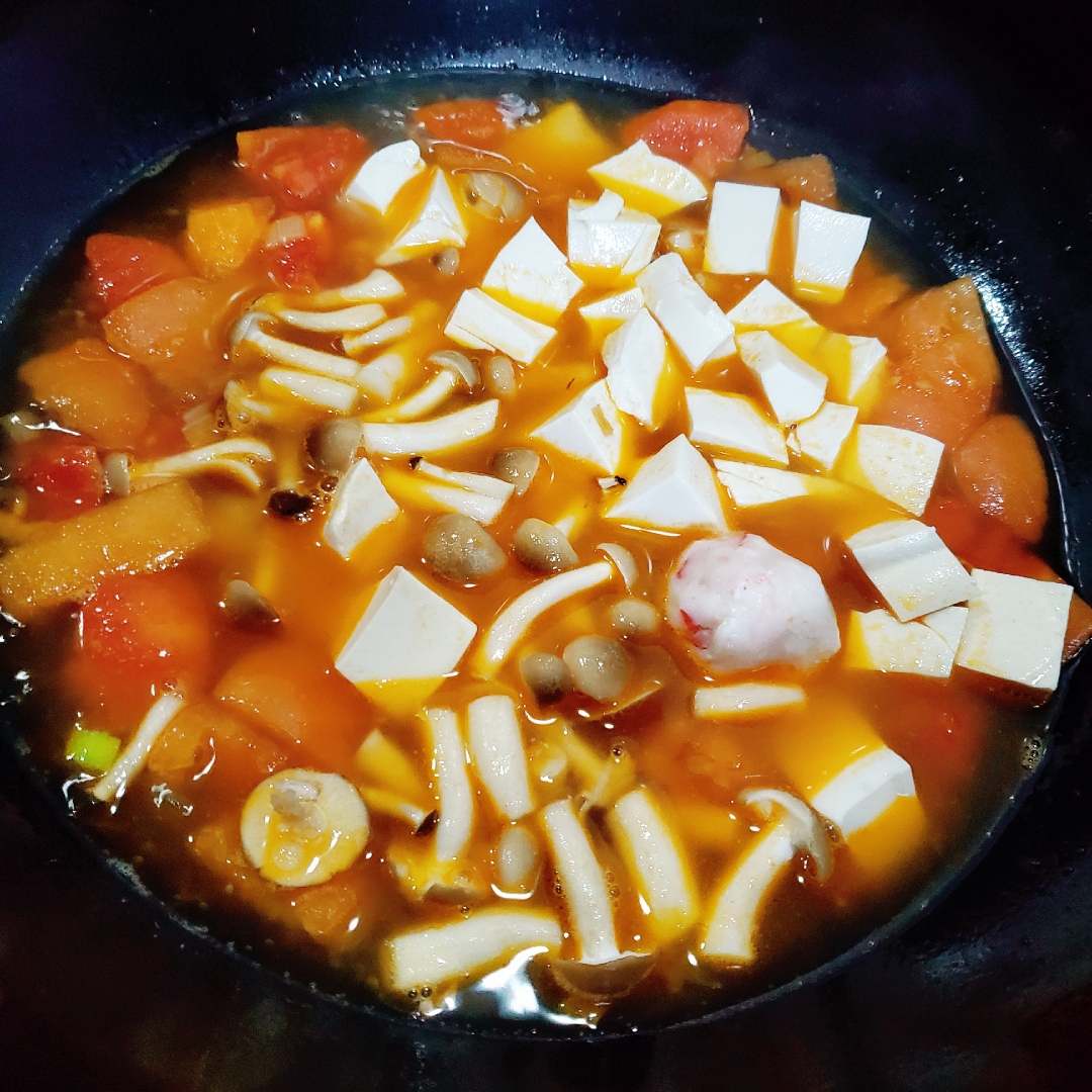 番茄蟹味菇豆腐汤的做法