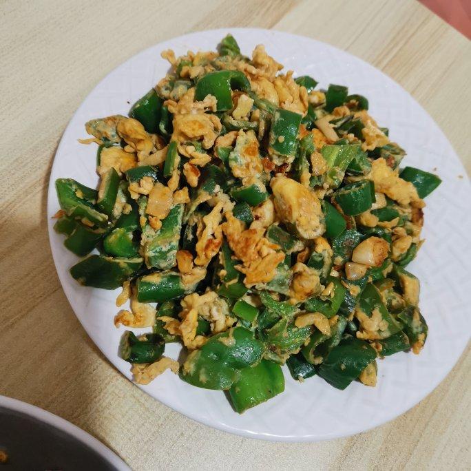 不一样的辣椒炒鸡蛋～下饭神器!