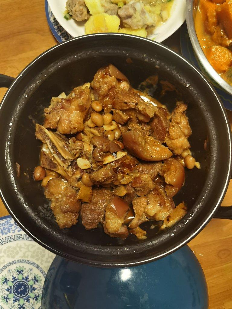 【花生猪脚煲】