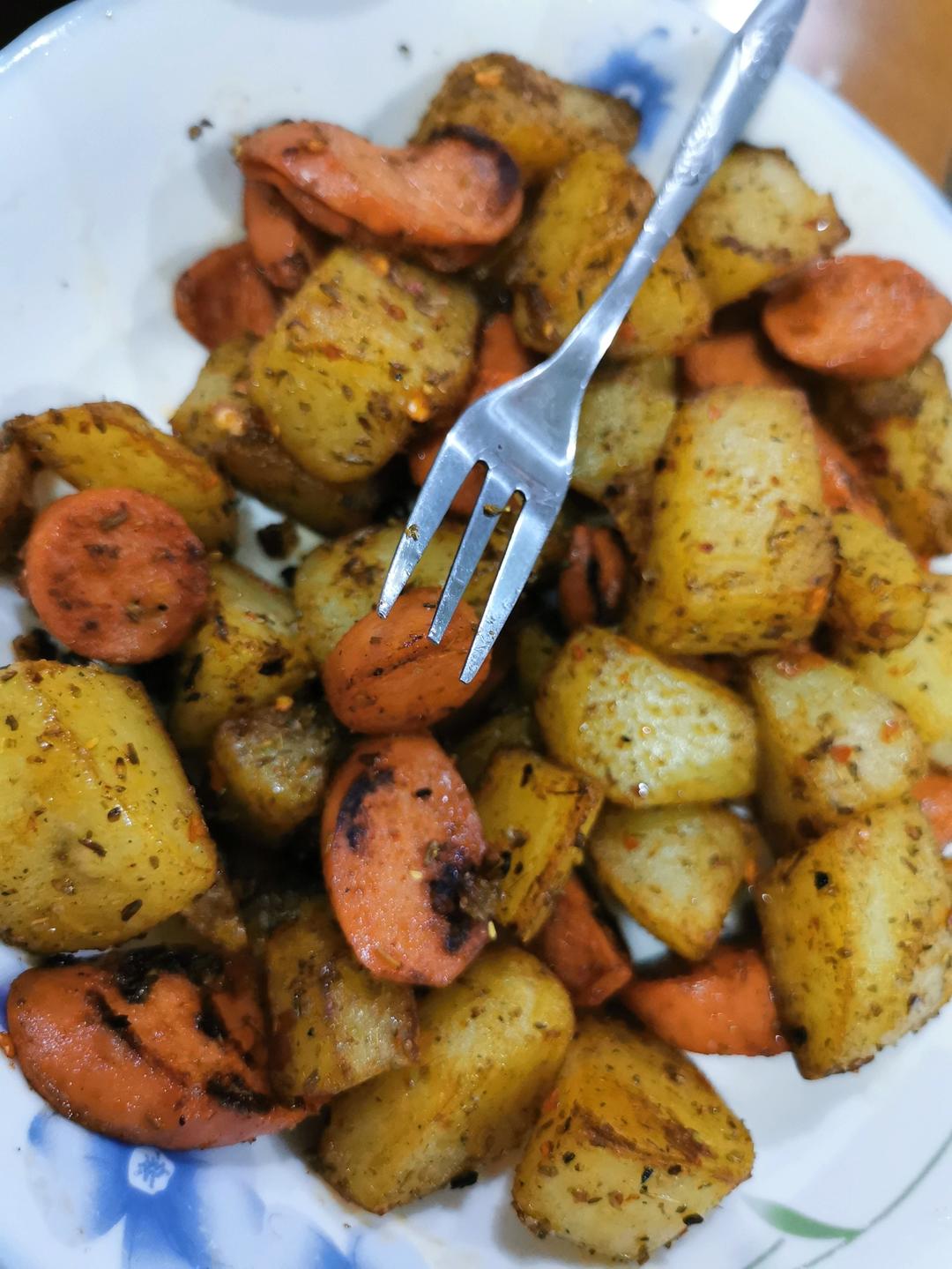 香辣过瘾的孜然土豆火腿，比路边摊还好吃