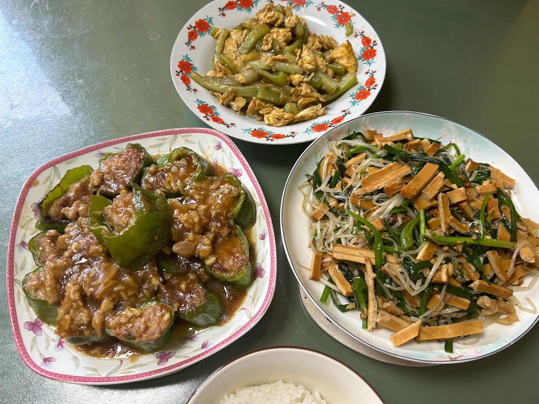 鲜香美味的豆芽炒香干