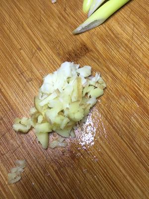 胡辣壳炝炒黄豆芽的做法 步骤3