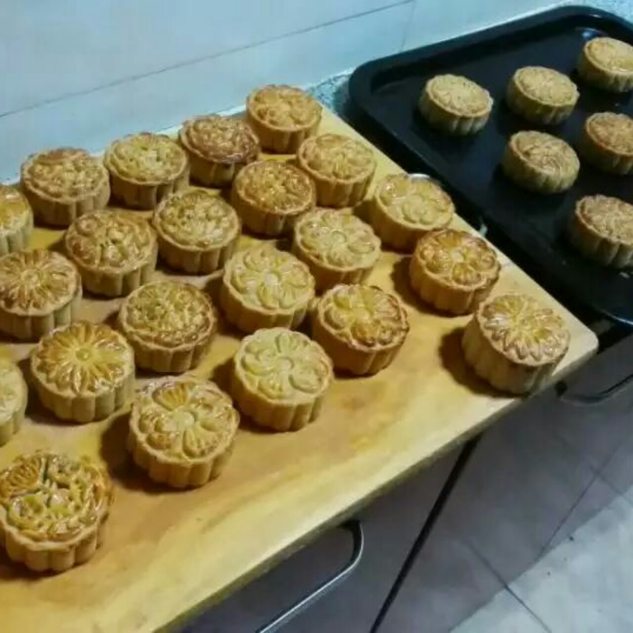 广式月饼－－蛋黄豆沙月饼