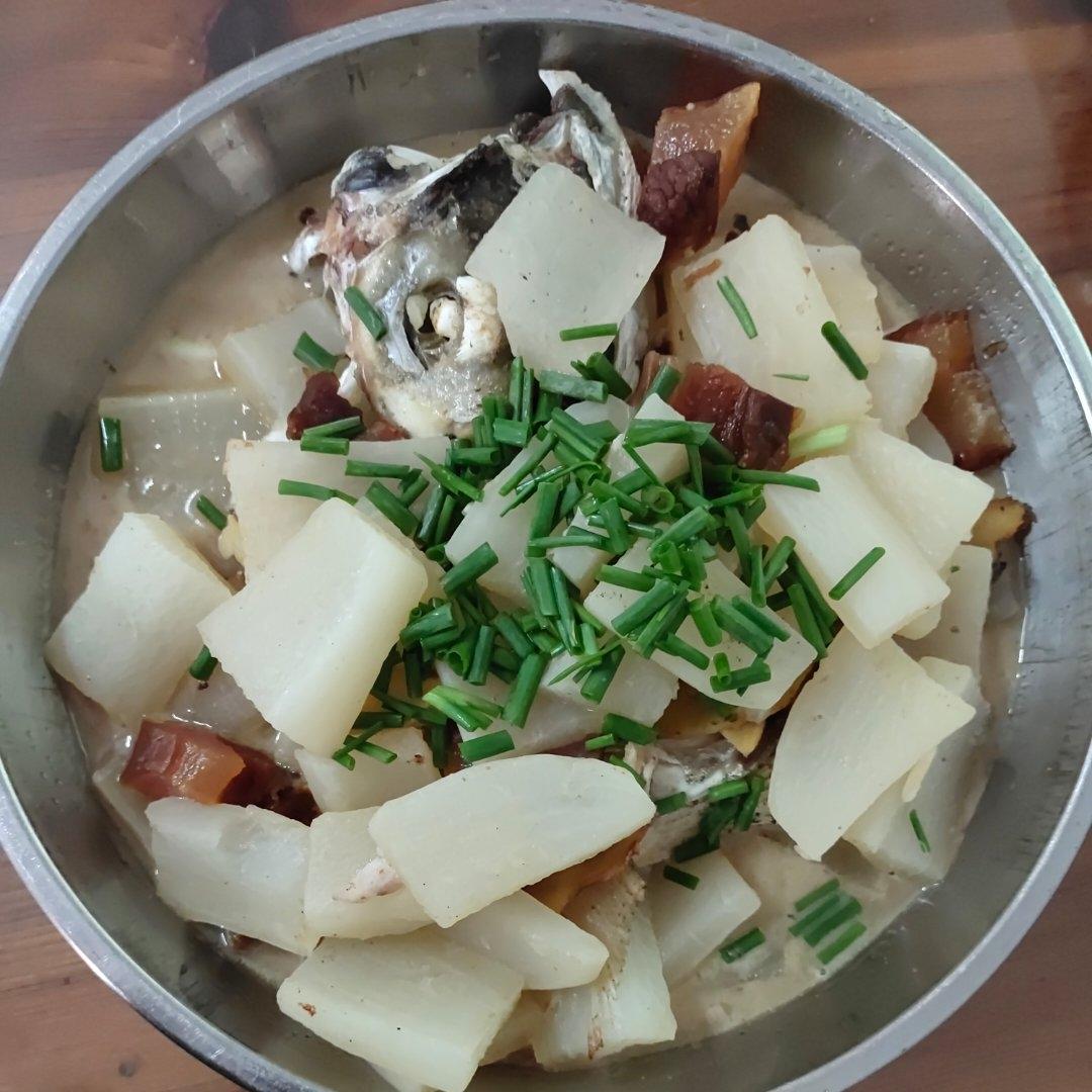 萝卜焖鱼头鱼尾