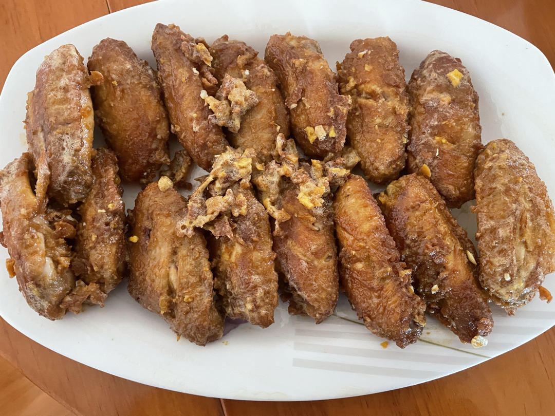 好吃到舔手指的咸蛋黄鸡翅