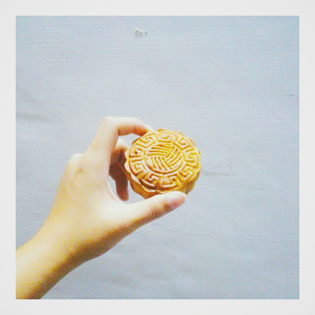 广式月饼—蛋黄莲蓉月饼