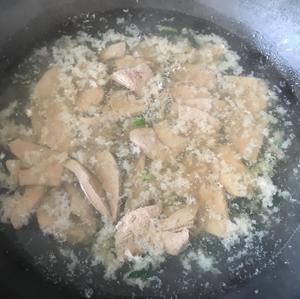 汤汤水水—菠菜猪肝汤的做法 步骤3