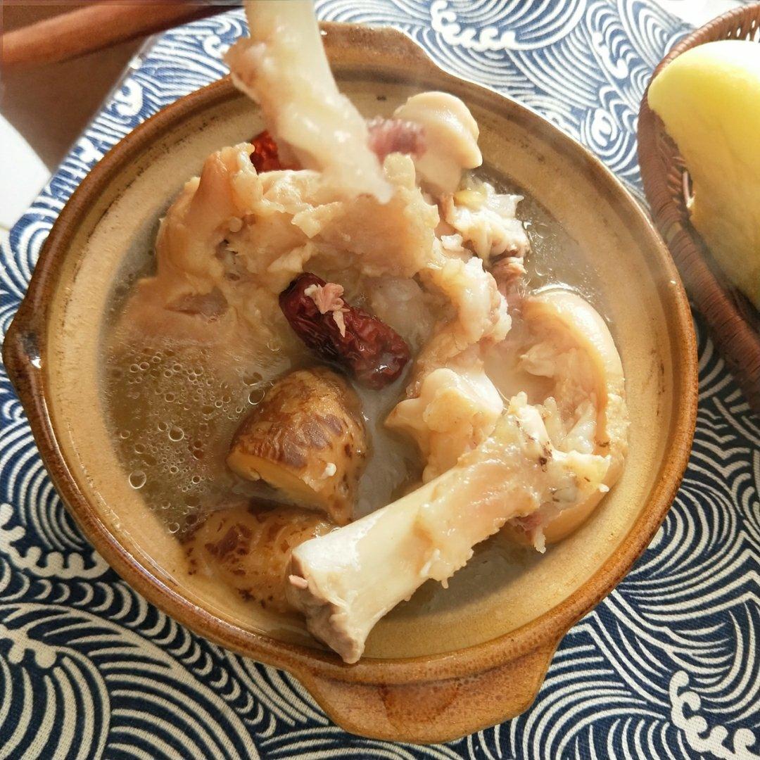 超级软烂的花菇猪蹄汤