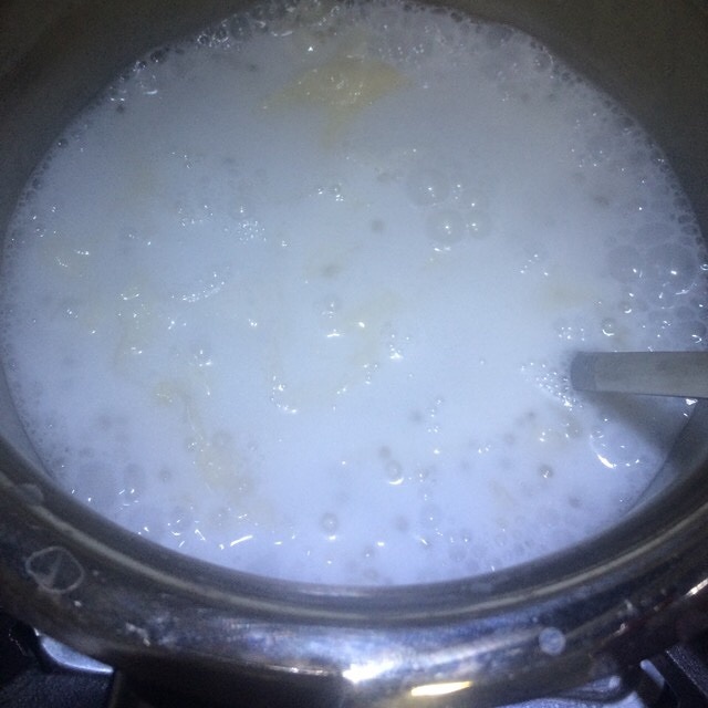 雪耳西米椰汁糖水的做法