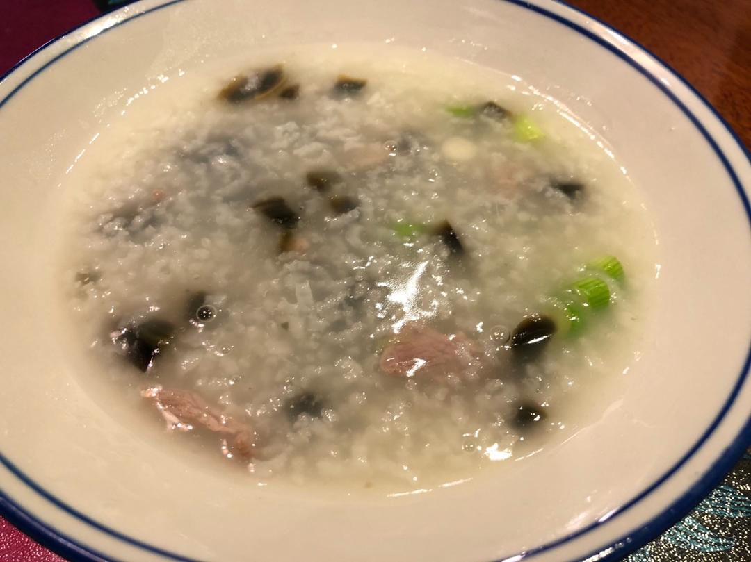 堂妈家的皮蛋瘦肉粥