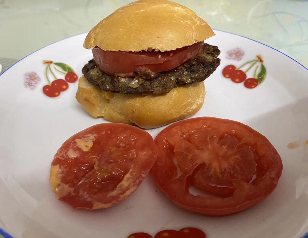 正宗的麦当劳双吉牛肉汉堡