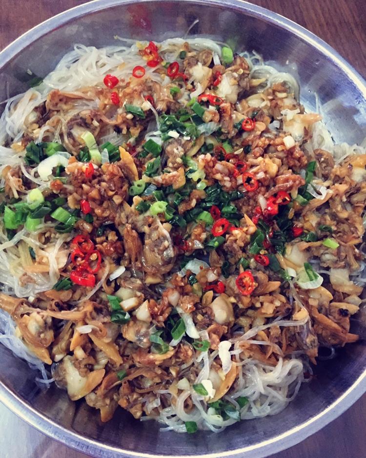 厨师长教你：“粉丝蒸花甲”的家常做法，特别适合老人孩子食用